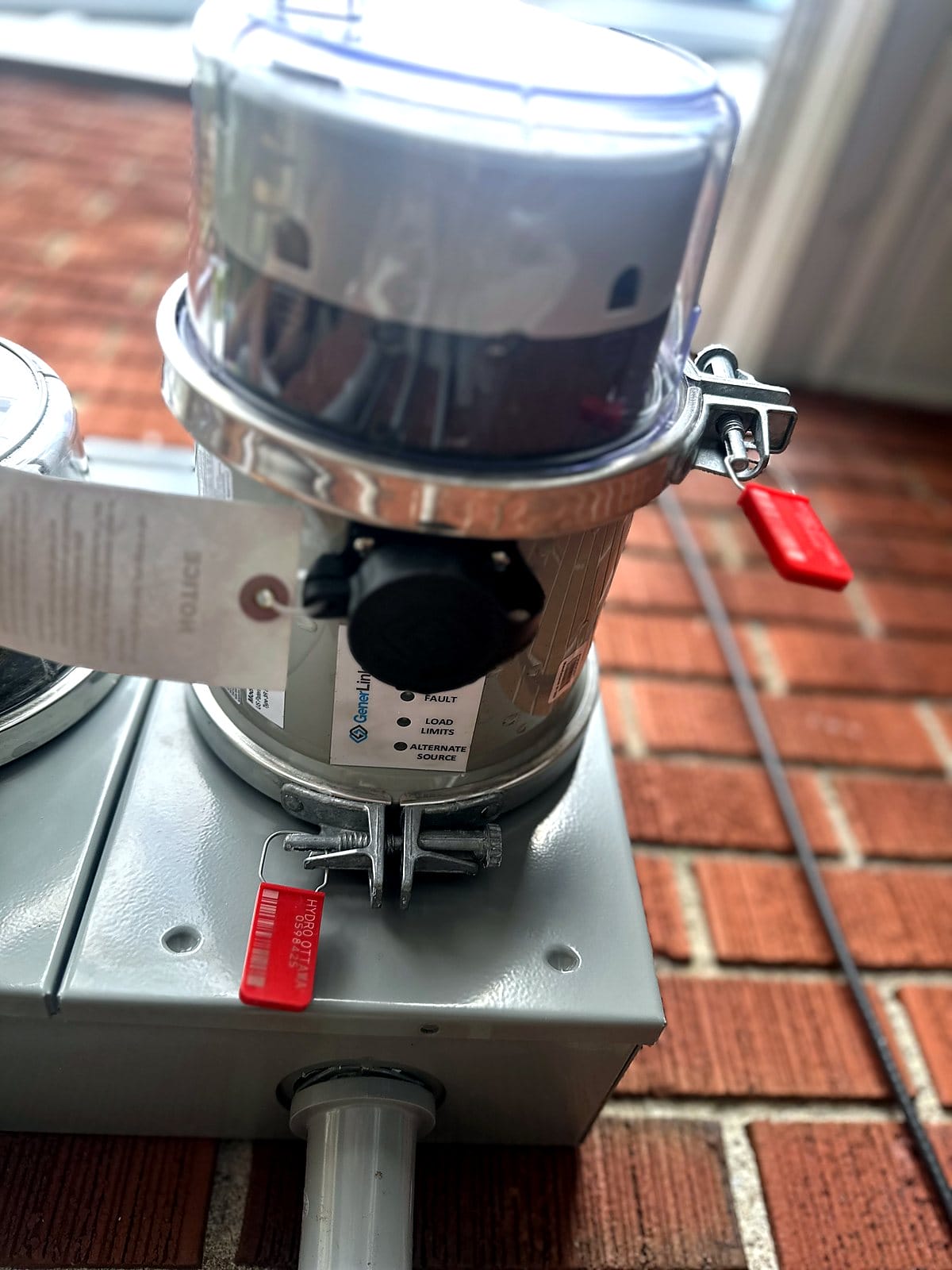 Portable generator connection with a GenerLink, installed in Ottawa
